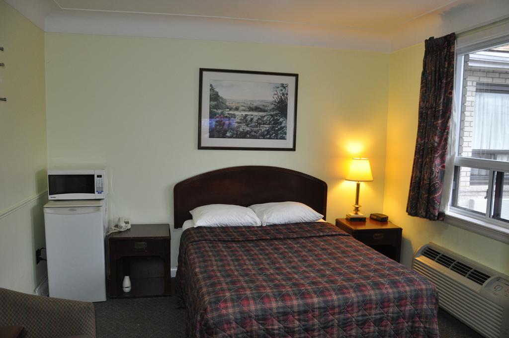 Royal Inn Burlington Room photo